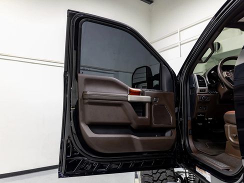 Used 2022 Ford F450 King Ranch w/ King Ranch Ultimate Package AWD/4WD image 46