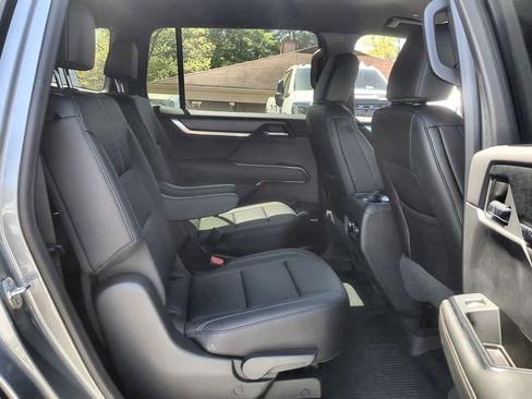 Used 2026 GMC Acadia Elevation w/ Black Edition FWD image 27