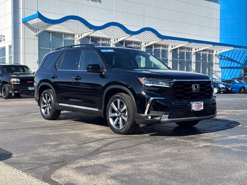 Used 2025 Honda Pilot Elite image 3