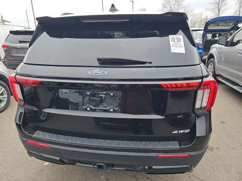 Used 2025 Ford Explorer ST-Line w/ Premium Package image 8