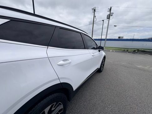 Used 2025 Kia Sportage EX w/ Premium Package FWD image 11