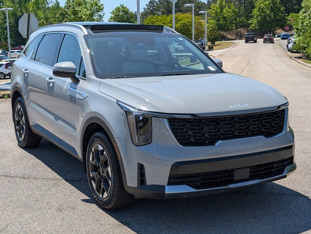 Used 2025 Kia Sorento S w/ Panoramic Sunroof Package FWD image 7