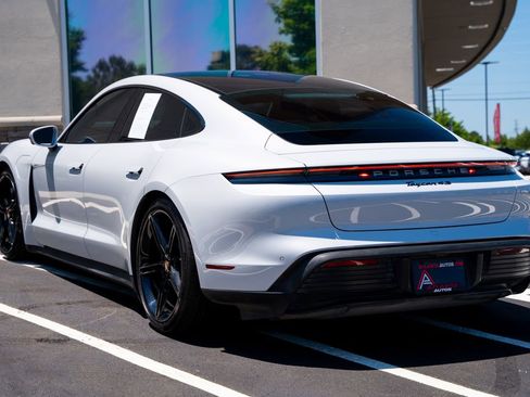 Used 2021 Porsche Taycan 4S AWD/4WD image 16
