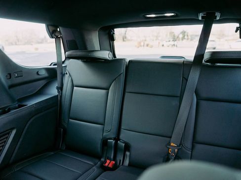 Used 2022 Chevrolet Tahoe Z71 image 17