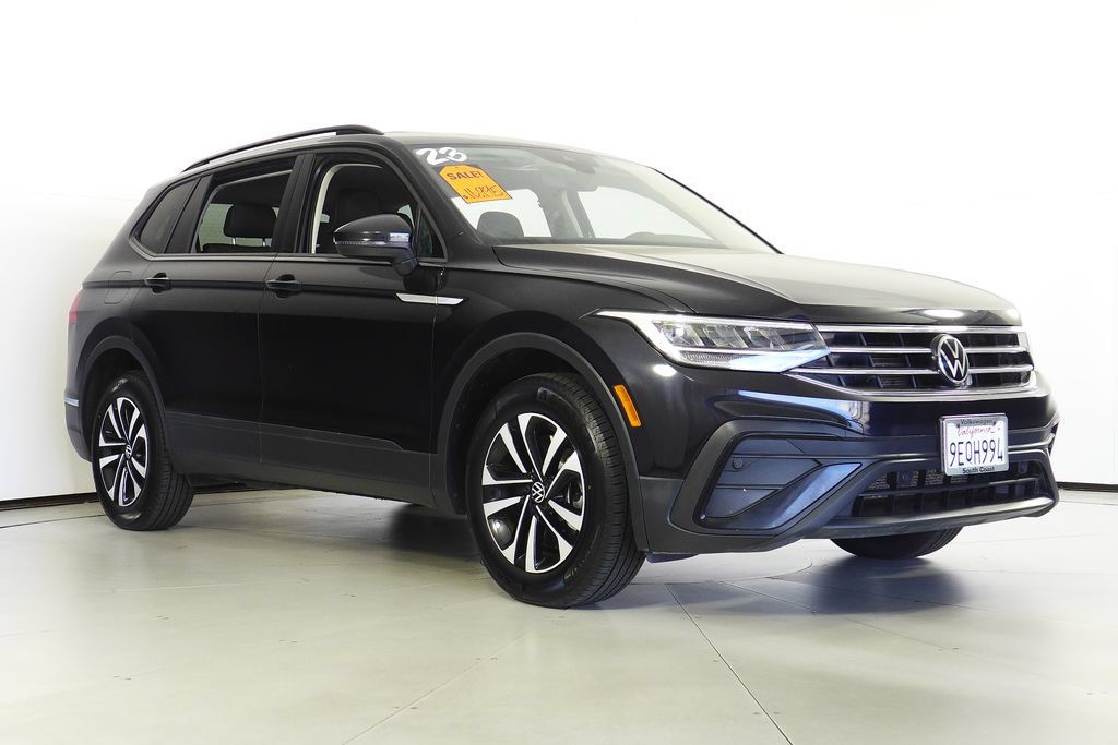 Used 2023 Volkswagen Tiguan S w/ Driver Assistance Package FWD image 4