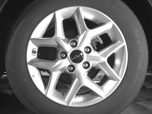 Used 2025 Kia Soul LX w/ LX Technology Package FWD image 21