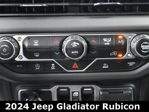 Used 2024 Jeep Gladiator Rubicon image 15