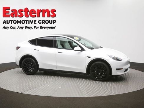 Used 2022 Tesla Model Y Long Range image 48