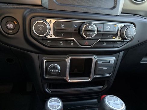 Used 2023 Jeep Wrangler Sport image 21