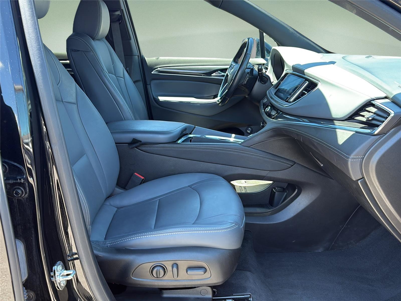 Used 2023 Buick Enclave Essence w/ Sport Touring Edition AWD/4WD image 13