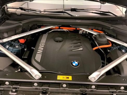 New 2026 BMW X5 xDrive50e w/ Climate Comfort Package image 8