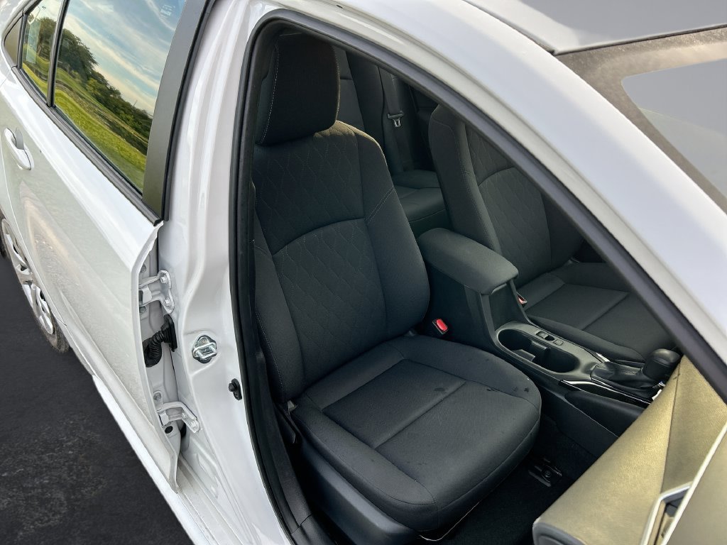 Used 2025 Toyota Corolla LE FWD image 30