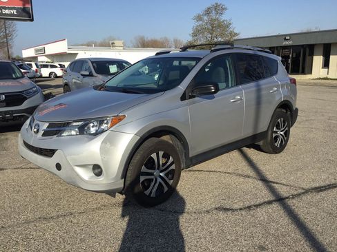Used 2013 Toyota RAV4 LE image 12