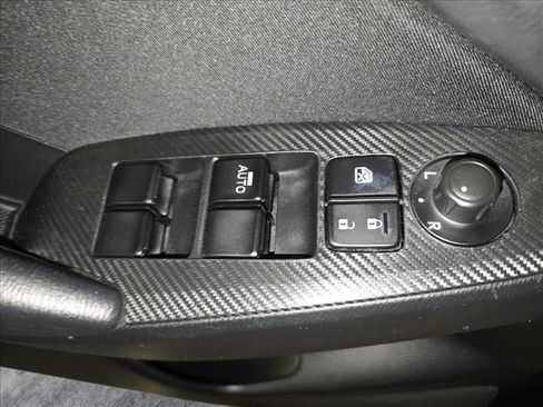 Used 2015 MAZDA MAZDA3 i Sport image 26