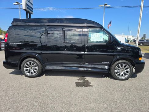 New 2026 Chevrolet Express 2500 w/ Driver Convenience Package RWD image 6