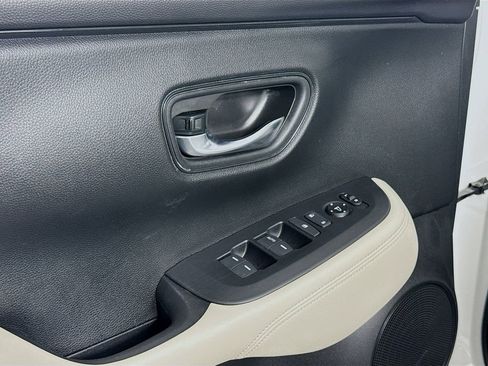 Certified 2024 Honda HR-V LX image 14