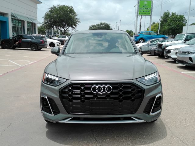 Used 2023 Audi Q5 2.0T Premium Plus w/ Premium Plus Package AWD/4WD image 3