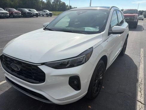 Used 2024 Ford Escape ST-Line Elite w/ Premium Technology Package AWD/4WD image 5