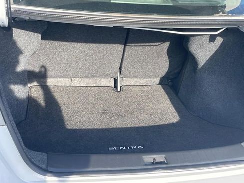 Used 2019 Nissan Sentra SV image 6
