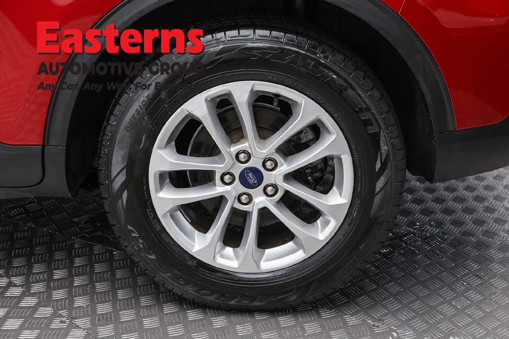 Used 2022 Ford Escape SE w/ Convenience Package FWD image 9