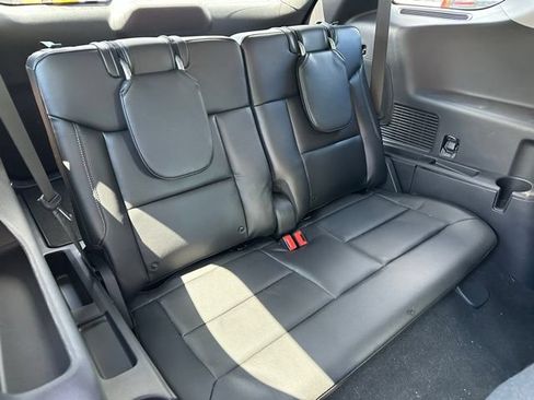 Used 2022 Ford Explorer Limited w/ Equipment Group 301A AWD/4WD image 16