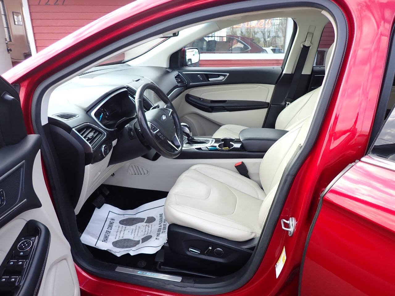 Used 2017 Ford Edge Titanium w/ Equipment Group 301A AWD/4WD image 7