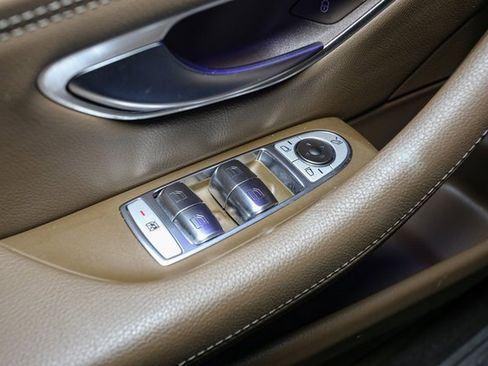 Used 2017 Mercedes-Benz E 300 4MATIC image 34