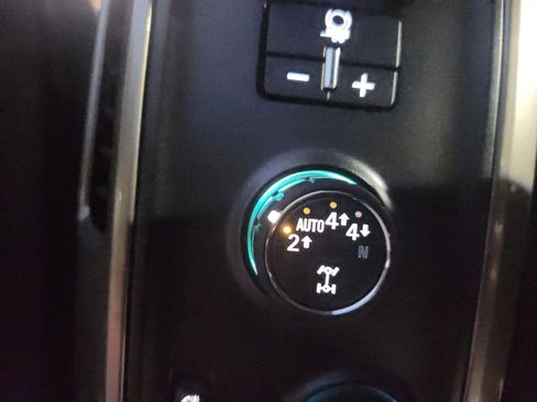 Used 2018 Chevrolet Silverado 1500 High Country image 27