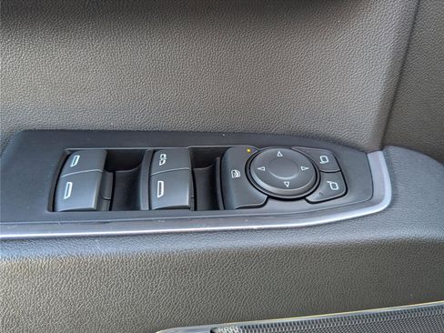 Used 2023 Chevrolet Silverado 1500 LT image 16