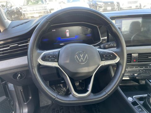 Used 2025 Volkswagen Jetta SE image 28