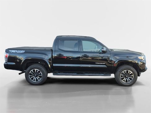 Used 2022 Toyota Tacoma TRD Sport image 3