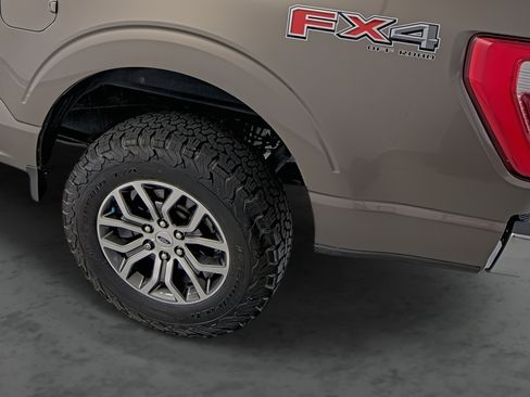 Used 2021 Ford F150 Lariat w/ FX4 Off-Road Package AWD/4WD image 10