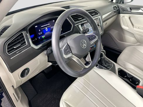 Certified 2023 Volkswagen Tiguan SE image 9