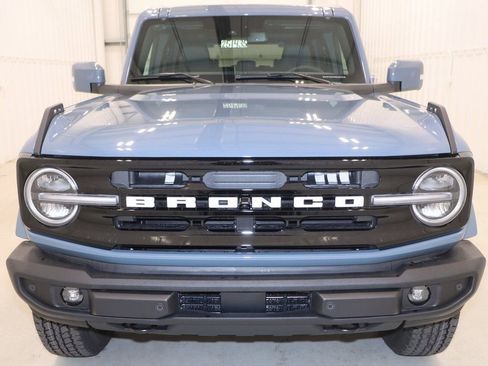 New 2025 Ford Bronco Outer Banks image 3