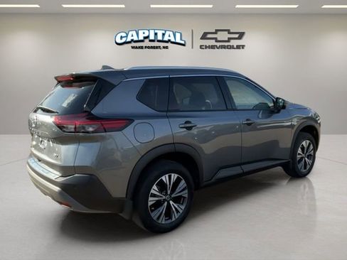 Used 2021 Nissan Rogue SV w/ Premium Package image 5