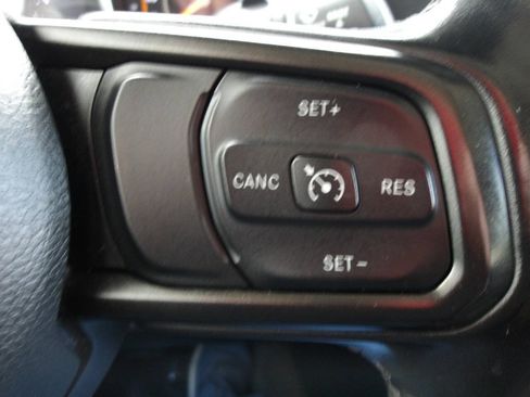 Used 2020 Jeep Wrangler Sport AWD/4WD image 19