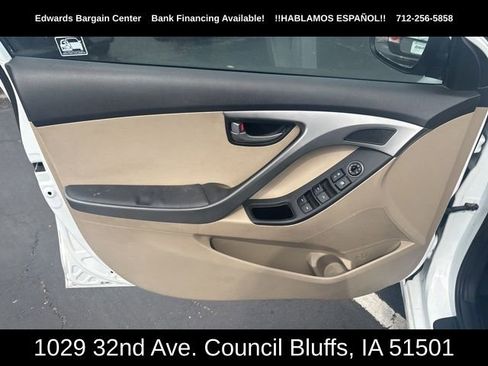 Used 2016 Hyundai Elantra SE image 16