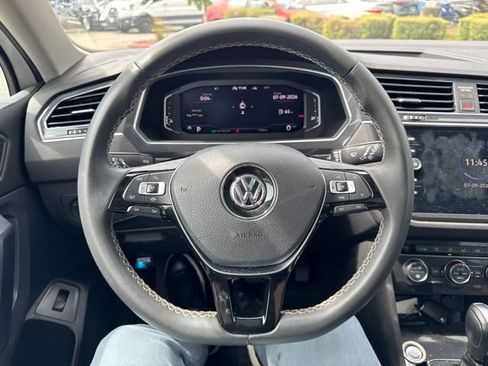 Used 2021 Volkswagen Tiguan SEL AWD/4WD image 47