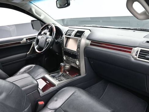 Used 2016 Lexus GX 460 w/ Premium Package AWD/4WD image 29