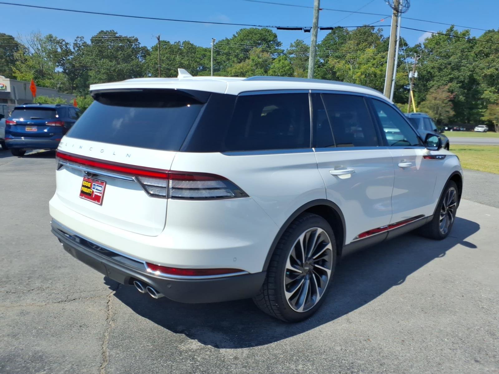 Used 2020 Lincoln Aviator Reserve w/ Equipment Group 202A AWD/4WD image 4