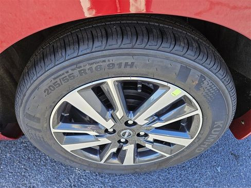 New 2025 Nissan Versa SV w/ Trunk Package image 8