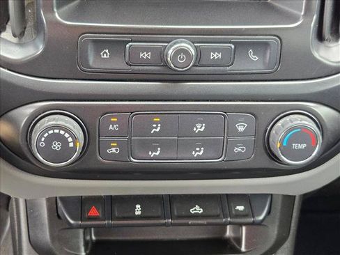 Used 2022 Chevrolet Colorado W/T w/ WT Convenience Package AWD/4WD image 16
