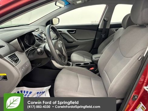 Used 2014 Hyundai Elantra SE image 19