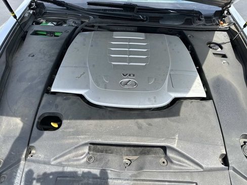 Used 2015 Lexus LS 460 w/ Comfort Package RWD image 11