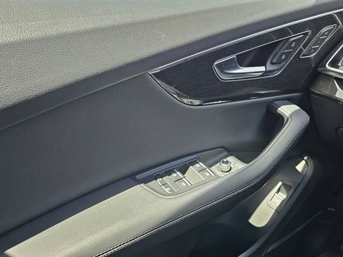 Used 2024 Audi Q7 3.0T Premium Plus image 36