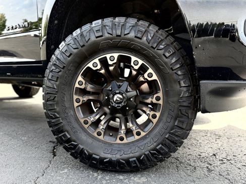 Used 2022 RAM 2500 Laramie w/ Night Edition AWD/4WD image 9