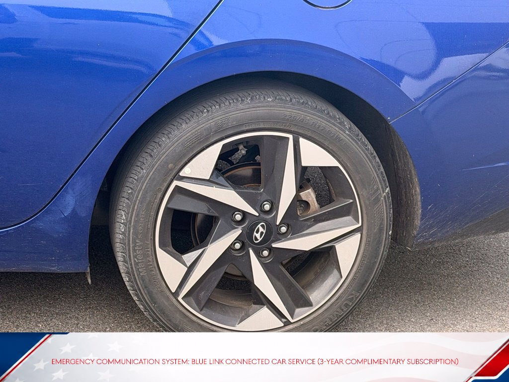 Used 2023 Hyundai Elantra Limited w/ Cargo Package FWD image 7