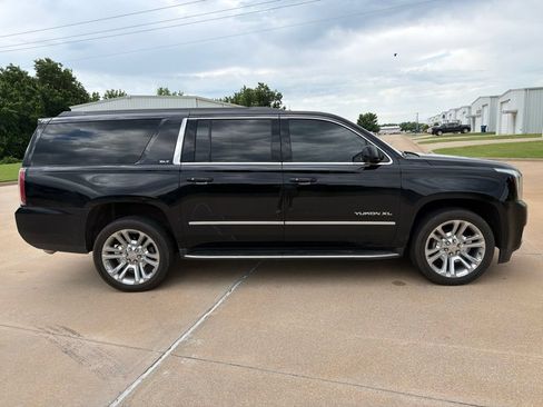 Used 2018 GMC Yukon XL SLT w/ Premium Edition AWD/4WD image 6