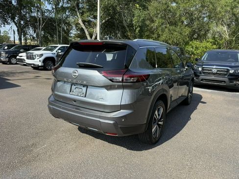 Used 2026 Nissan Rogue SL FWD image 11