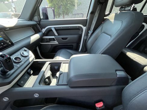 Used 2024 Land Rover Defender 110 X-Dynamic SE AWD/4WD image 25